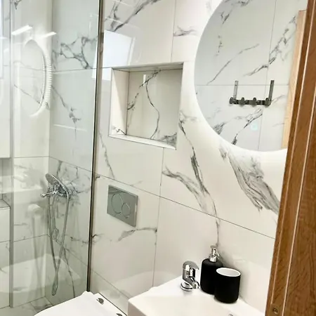 Ionia's Comfort - 1st Floor Apartment